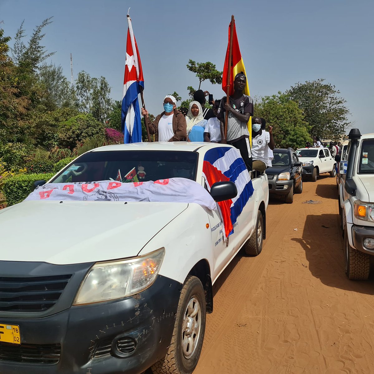 BrunoRguezP's tweet photo. Los #PuentesDeAmor con nuestro pueblo se multiplican alrededor del mundo.

Amigos, connacionales y organizaciones solidarias exigen el fin de la política de acoso, persecución y asfixia contra #Cuba.

El clamor de #EliminaElBloqueo es evidente y abrumador. https://t.co/lfE9IoRyfs