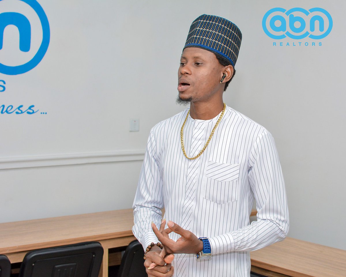Seun_Ambassador's tweet photo. I am a living proof that anyone can mathematically calculate their way out of any hole of obscurity (even if it was self-imposed).
______
#AShortThread 👇🏿
/1 https://t.co/zssQV3z7Gv