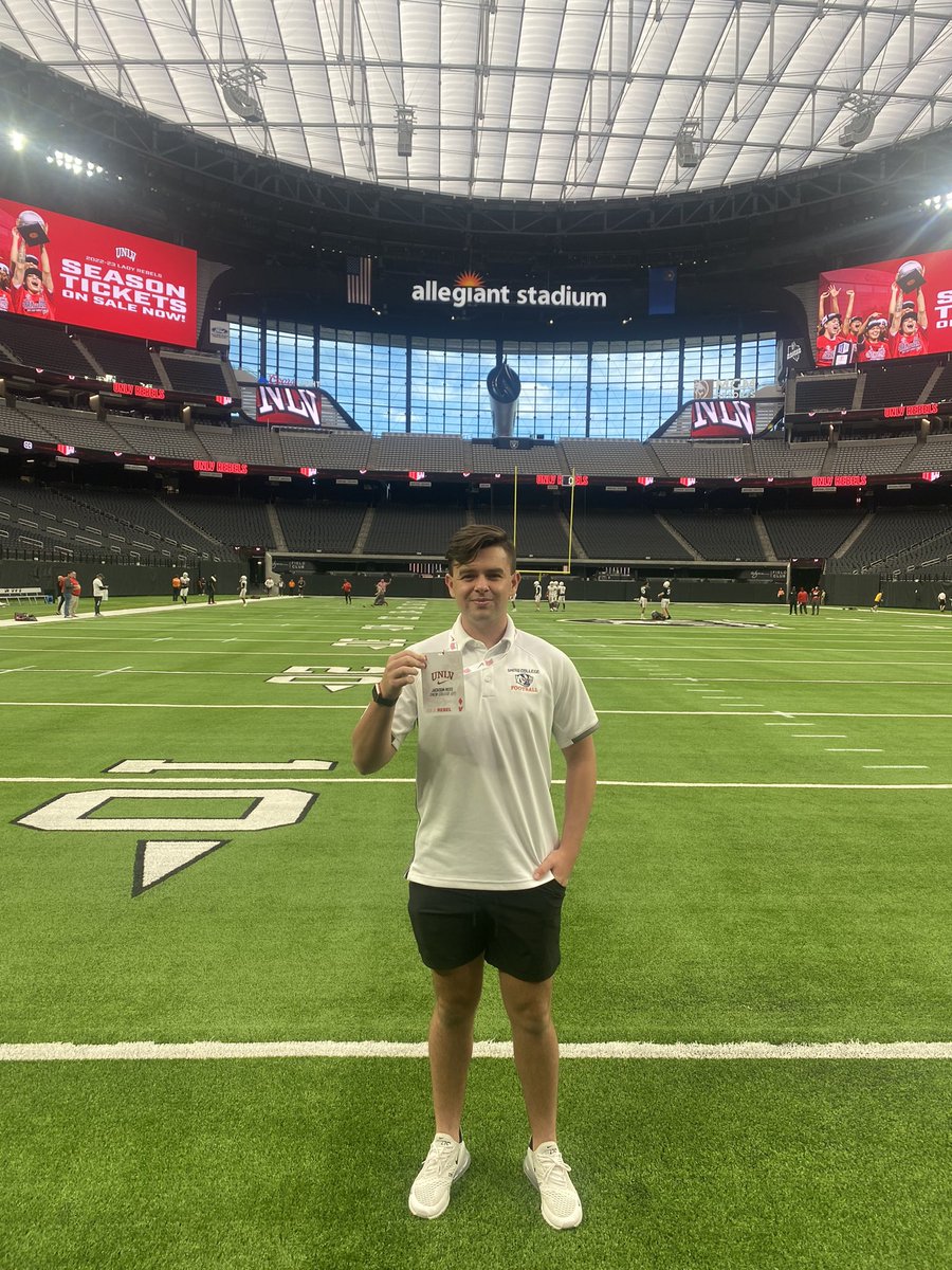 jacksonrees48's tweet photo. Thank you @coachscottmb and @CoachJBrown7 for the visit yesterday. Incredible facilities and coaching staff. Can’t wait to be back!
@ERusso_UNLVFB @Gaizka_UNLV 
@ZacErekson @butchpauu7 https://t.co/EM8lIw2z7I