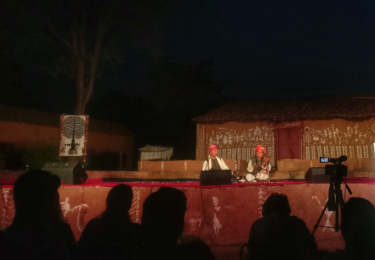 Rajesh__Jamaal's tweet photo. A musical evening with Padam Sri LAKHA KHAN MANGANIAR @JKK_Jaipur #Jaipur
#tiloniya @barefootTILONIA @ShopTilonia @TiloniaBazaar https://t.co/gbQjMdDbuh