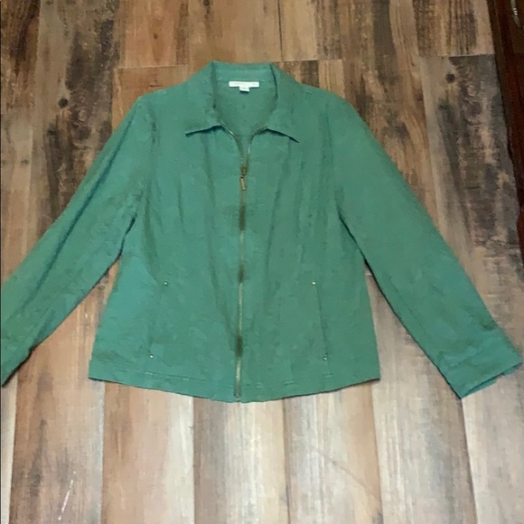 connections_llc's tweet photo. So good I had to share! Check out all the items I'm loving on @Poshmarkapp from @LookShoes2 @staceymalonson #poshmark #fashion #style #shopmycloset #coldwatercreek #vintage #weissman: https://t.co/RRUQ4drDlQ https://t.co/e8C72fS0tO