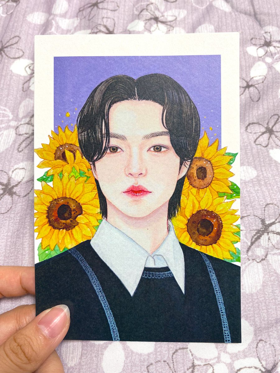 sorangist's tweet photo. freebie haul cafe 1/part 1 - 😍
I asked him to pick one of the pictures to sign and he chose the one I was going to pick anyways 🥹 
💞[4]💞

#우리_롬타민의_탄신일을_축하해주세용
#HAPPY_ROMTAMIN_DAY
#엘라스트 #ELAST #로민 #ROMIN https://t.co/WP7MH2mnz7