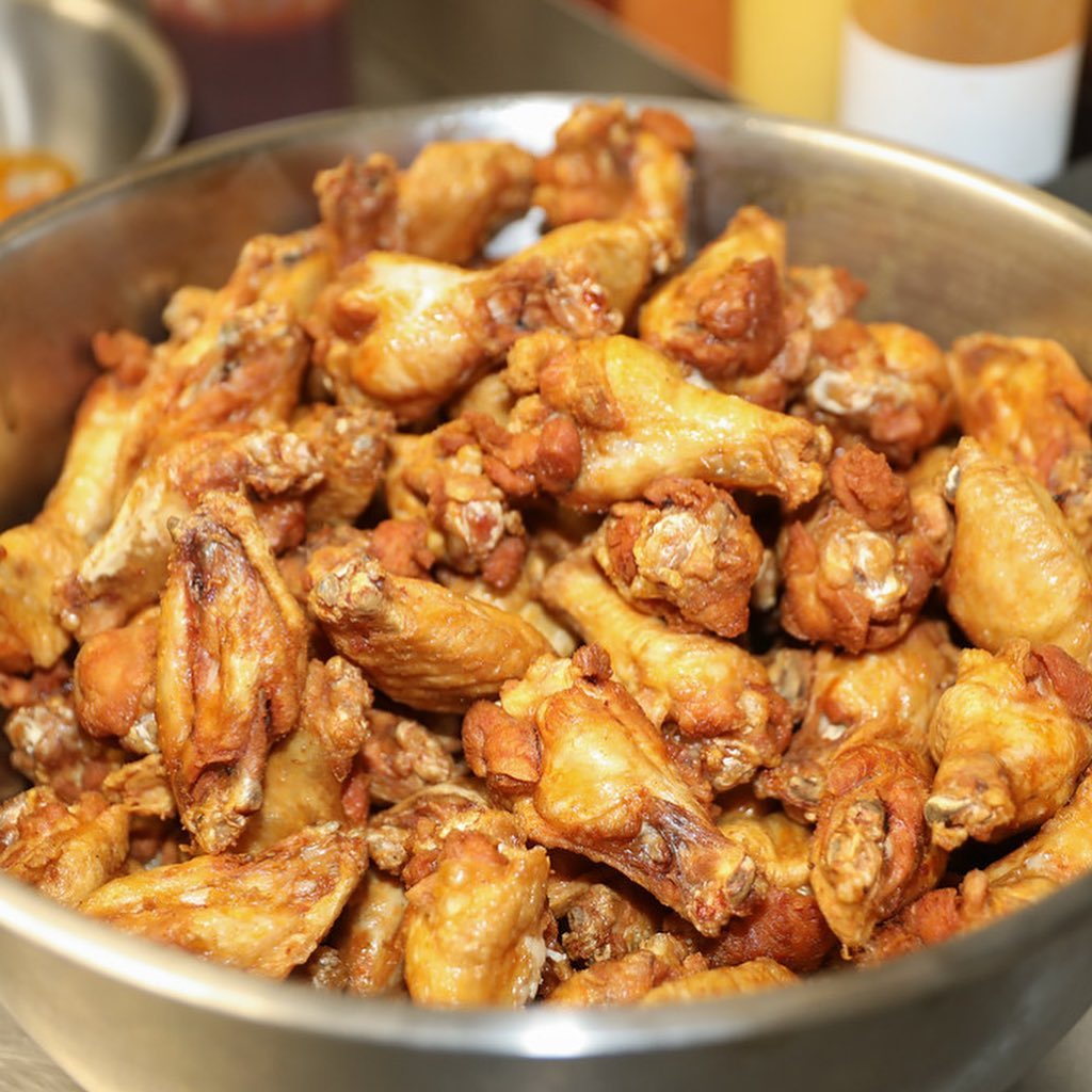 FLWingFactory's tweet photo. IT's HAPPY HOUR ALL DAY LONG - Every Weekend - Come hang out we've got NBA Playoffs, Golf, Stuffed Wings and Cold Beer. Open 11am-9pm Today. https://t.co/KPRCaQ2mYo
#flwingfactory #Tallahassee #Southwood  #stuffedwings  #orderonline #wingspring #happyhour https://t.co/b6j8yc58NC
