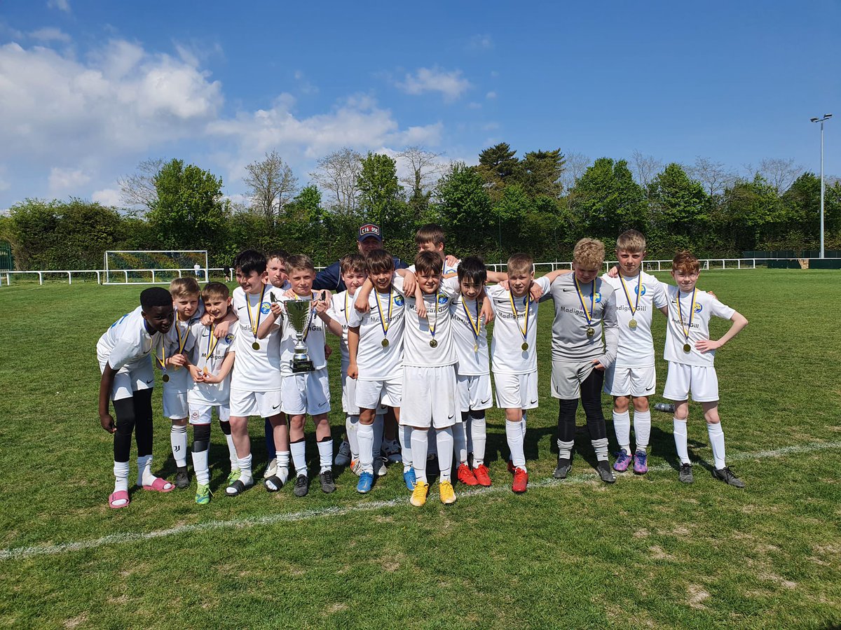 deanholmes51's tweet photo. KHFC U12s Spring league cup winners today. Very proud. https://t.co/y1Ithho1qf
