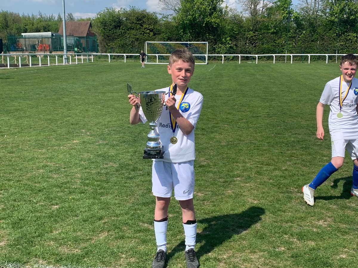 deanholmes51's tweet photo. KHFC U12s Spring league cup winners today. Very proud. https://t.co/y1Ithho1qf