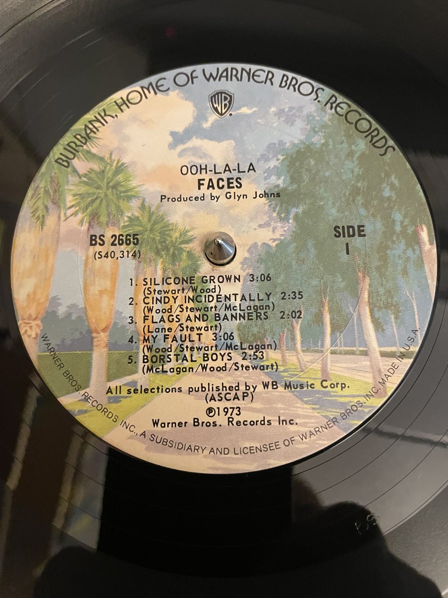 MegoWee's tweet image. Warner Bros wanted to make sure you know they live in a much sunnier city than you! Geo&amp;amp;Ira Gershwin, Duke Ellington, Bing, Prince, Tom Petty, The Dead, Black Keys, Sex Pistols, Gorillaz, Sinatra, Alice Cooper, REM, Cher, Deep Purple… #vinylrecords #vinyllabels @warnerbrosr