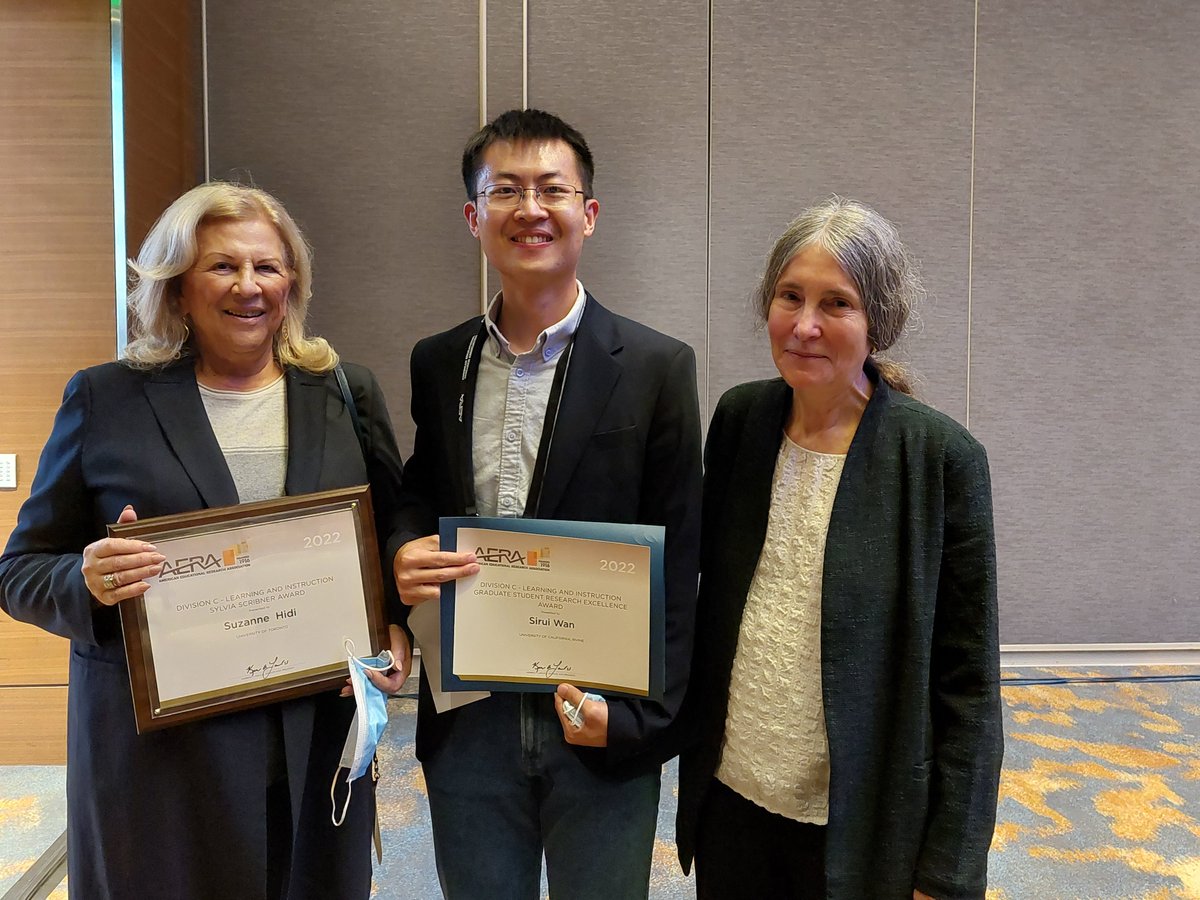 Feel so blessed and honored to receive the Graduate Student Research Excellence Award from 
@AERADivC . And cannot believe that I met my academic idols Suzanne Hidi and Ann Renninger😝
#AERA22