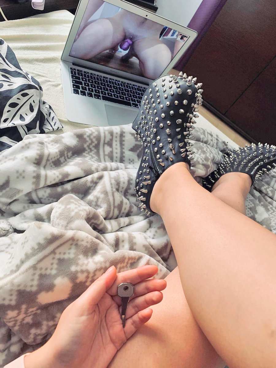 W0rshipJenny's tweet photo. Why I prefer chastity ☺️

There's no running away when I have the key ☺️ 

Oh.. btw @Sub4u98765 when you return from ghosting. Alpha has some words for you 🤭😂 https://t.co/CT5I1IZgy6