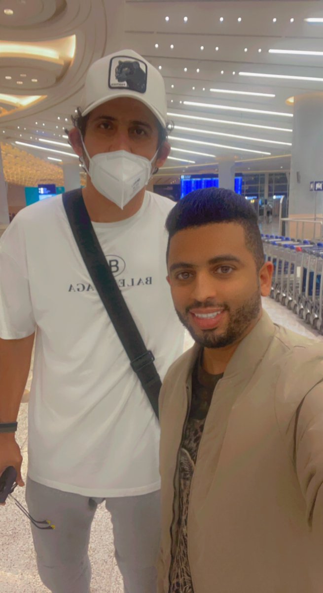 alaa_saeed88's tweet photo. 🟡 برفقة مدافع #الاتحاد (( احمد حجازي )) لحظة وصوله الآن " جدة " بعد أن أنهى برنامجه العلاجي .. وسيخضع لتدريبات لياقية قبل مشاركته تدريجياً في تدريبات الفريق https://t.co/Cl2TkEzkLN