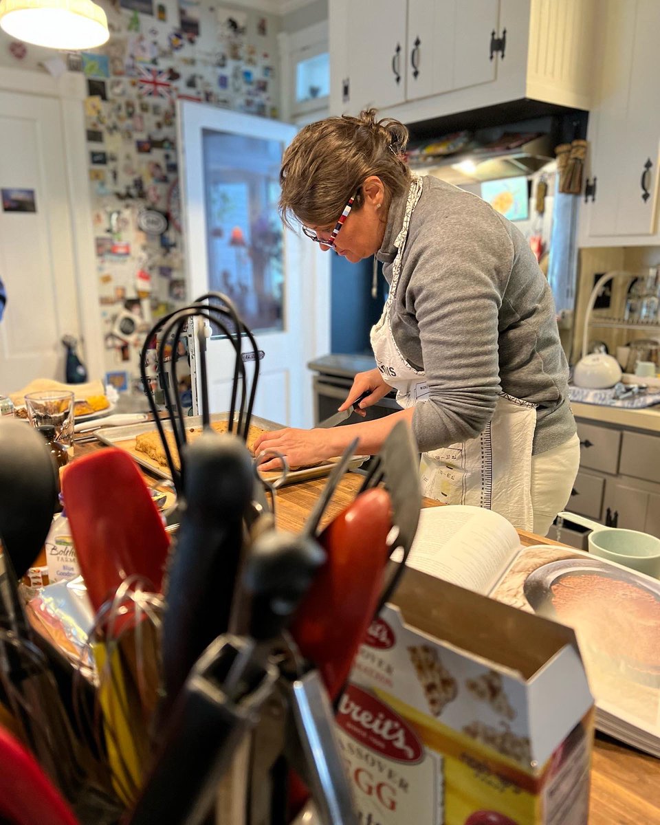 InnatAntietam's tweet photo. An Innkeeper in her natural environment #bedandbreakfastlife #innkeeperlife #alwayscooking https://t.co/RNRVBYOewA