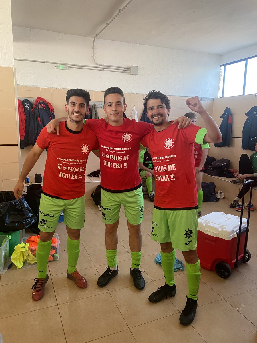 Un equipo es un grupo de personas que trabajan para alcanzar una meta en común.
Y tanto que lo alcanzamos!!!
Un día que nunca olvidare!
Lo hemos conseguido.
❤️❤️❤️