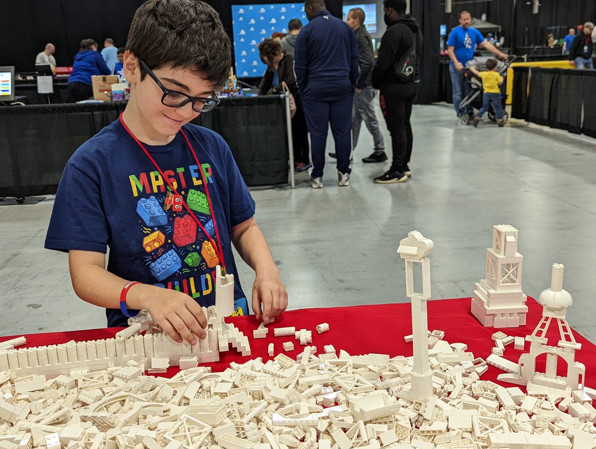 ElisaJB23's tweet photo. #BrickFestLive https://t.co/6nBfPxTb3b