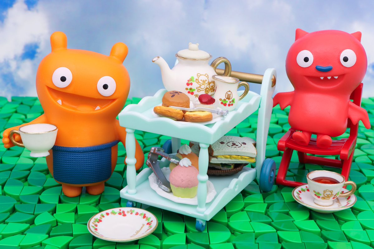 icebat02's tweet photo. Tea with a friend! #howugly #uglydolls https://t.co/f6YlJmTeba