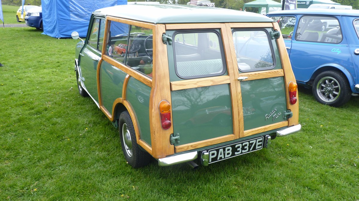 miniphernalia's tweet photo. 1967 #AustinMiniCountryman in Almond Green - https://t.co/ftnBKDci5W https://t.co/Zd6qw2Op0Y