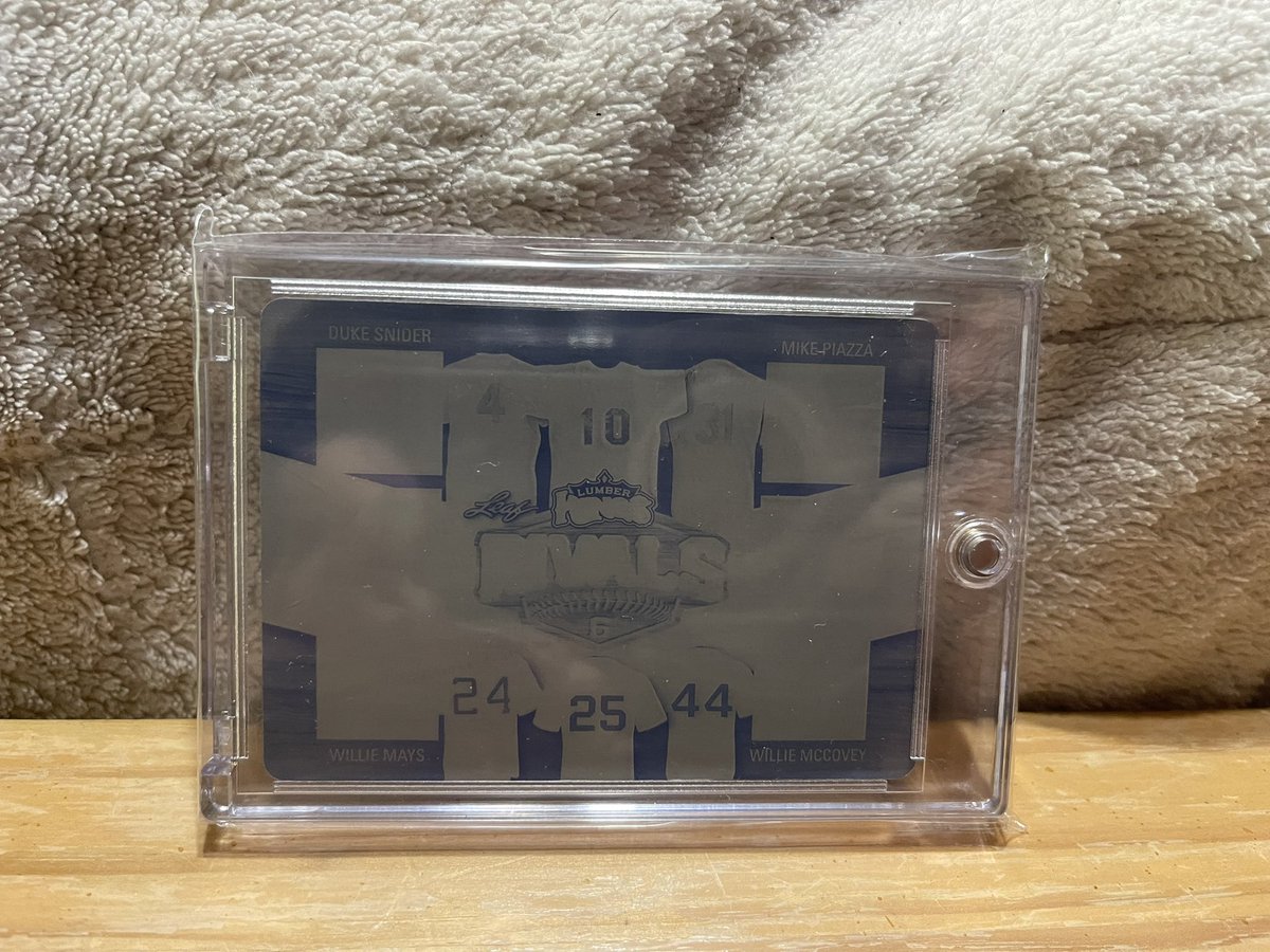 Piazzaboy31's tweet photo. Day 55
100 days of 1/1s All Mike Piazza. Always looking to buy more 1/1s. #1of1 #MikePiazza #DukeSnider #BarryBonds #HRChamp #RonCey #WillieMays #SayHey #WillieMcCovey #baseballcards #printingplate @Leaf_Cards https://t.co/tm5XZ7mdNR