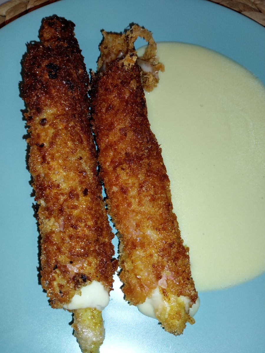 Panierter Spargel. Kann man auf jeden Fall öfter machen! :)