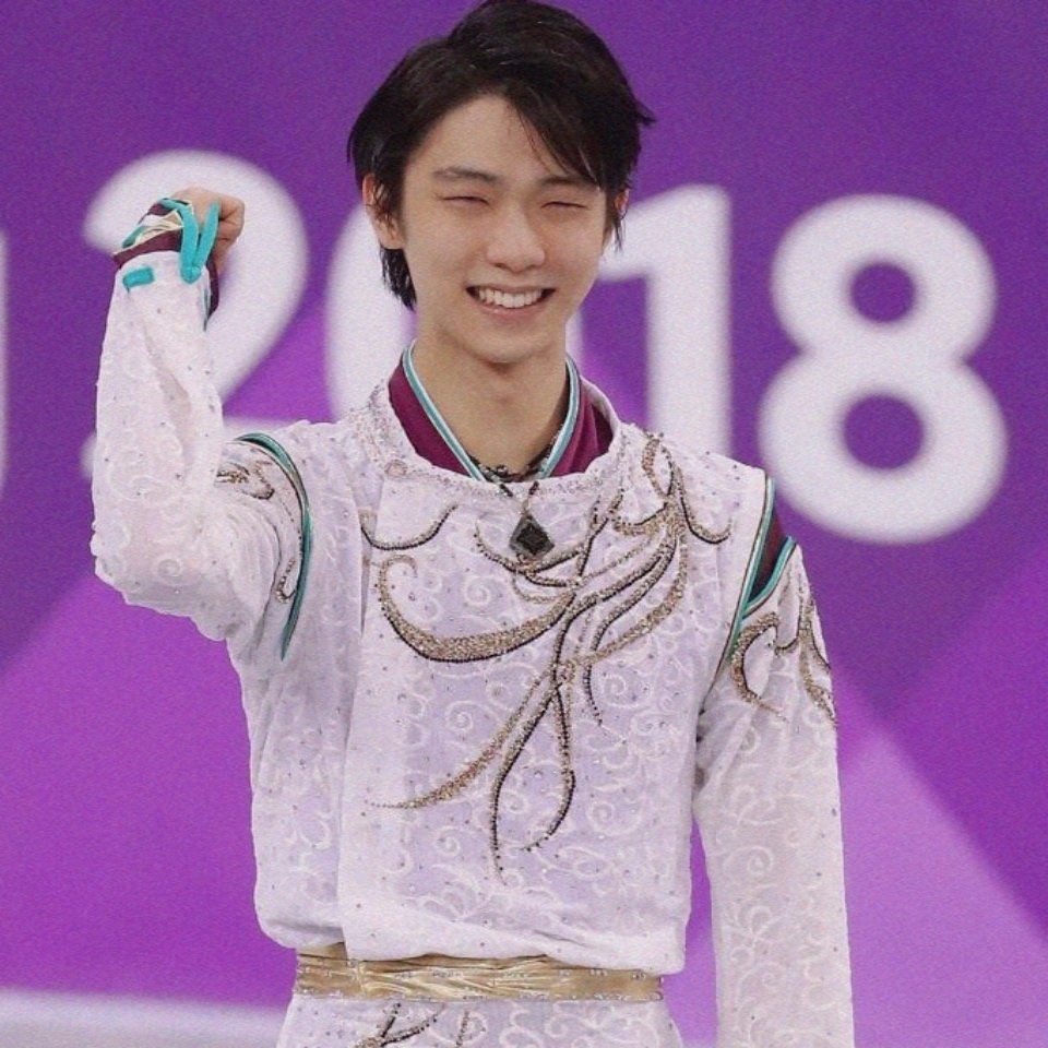Hellojung's tweet photo. Happy 10000 day Yuzu. Thank you to anything that make you are here with us. Thanks to you for being you. I feel so lucky to be able to know you even not in person. I will always be Fanyu no matter what. Send you love and support❤️ #YuzuruHanyu𓃵 #YuzuSpringHasCome #YuzuruHanyu https://t.co/yjYZnL81i5