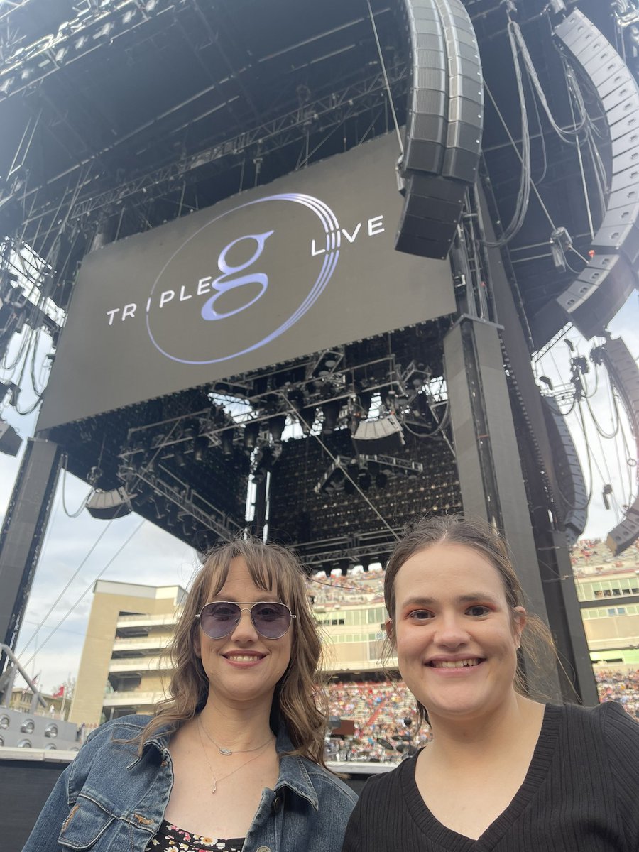 chasitycdw's tweet photo. @garthbrooks We was in the nosebleed section and someone from Garth’s team gave us tickets for the 2nd row!!  Truly a night we won’t forget!!  🥰 https://t.co/qReXtnvTuP