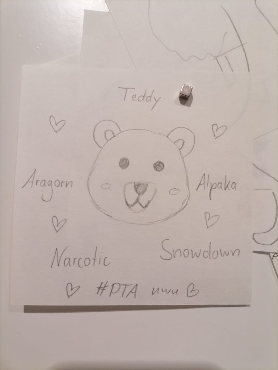 Dank unserem treuem Fangirl <a href="/ameliesophiehh/">Amélie</a> sind wir jetzt auch offiziell in der Pinakothek der Moderne in München verewigt worden!