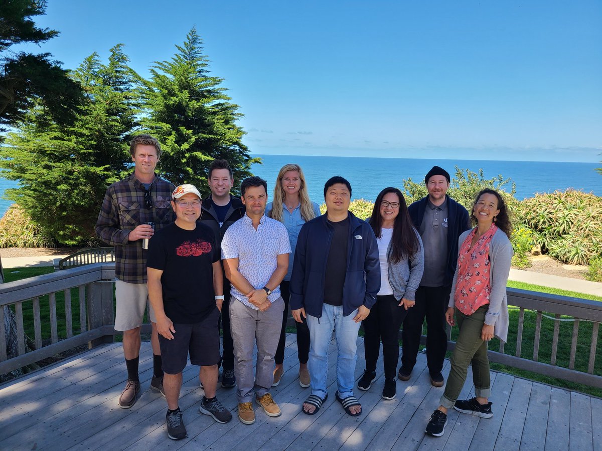 twnklstrr's tweet photo. It's always the day when post its and an incredible view are involved! Learning about the East Pacific Rise from @Ross_PT and considering classroom applications through the experience of @CamSciSD was joyous! #ProjectPhenomena #CANGSS #EnviroLit https://t.co/t7qnpIsLLG