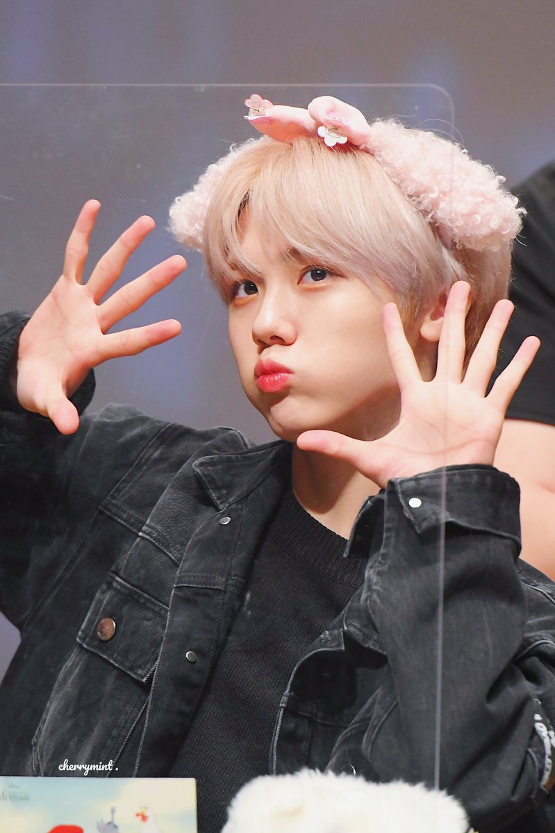 cherrymint018's tweet photo. 220424 팬싸 🍒
#성민 #SEONGMIN
#크래비티 #CRAVITY 
@CRAVITY_twt https://t.co/6kJ2xwH9BL