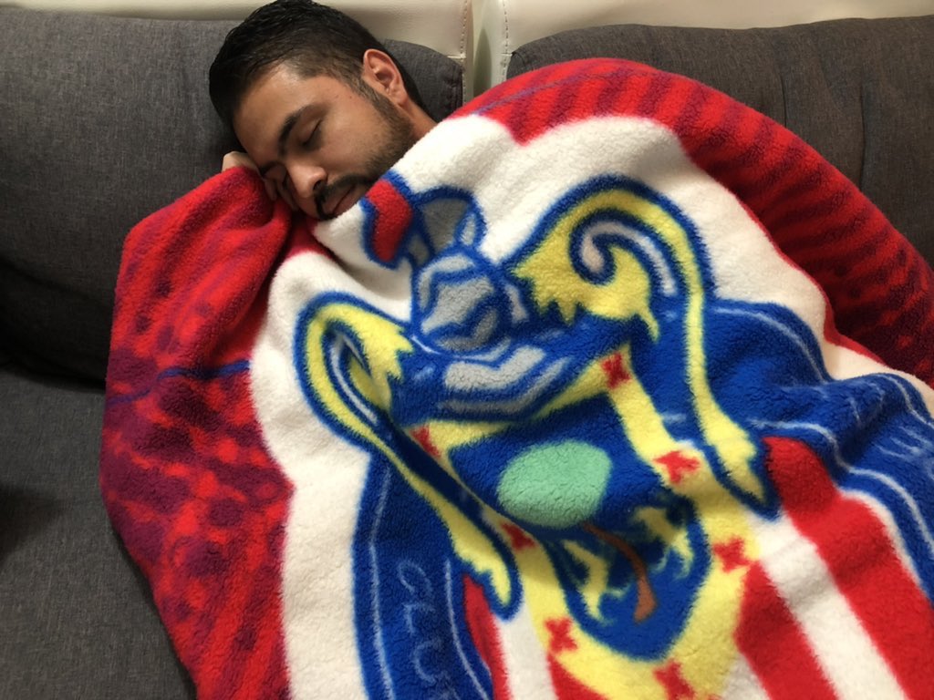 Chivas's tweet photo. ⏰ Ya despiértense... ¡Buenos días, ChivaHermanos! ⛅️

¿Qué soñaron anoche? 😌🇲🇨 https://t.co/wXjoh0oFTV