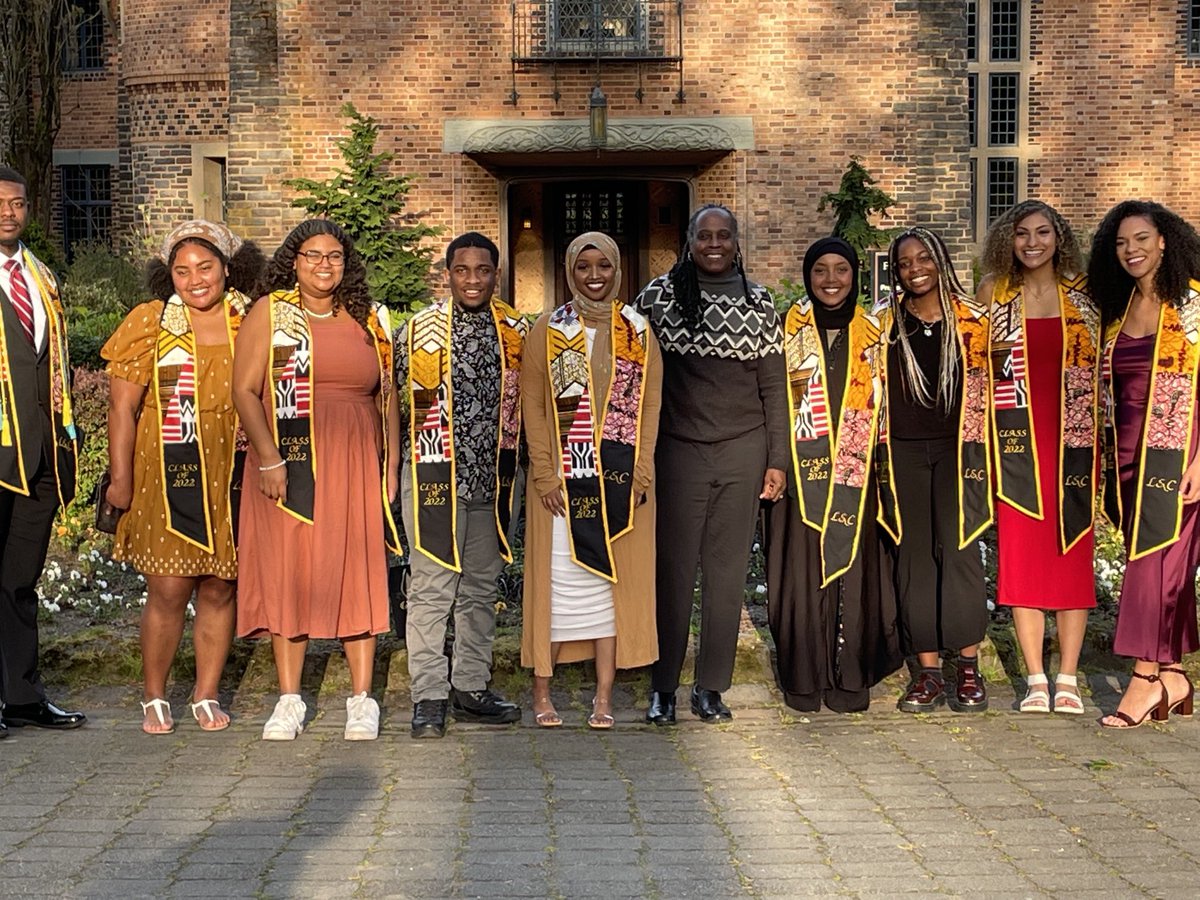 Robin Holmes-Sullivan tweet media