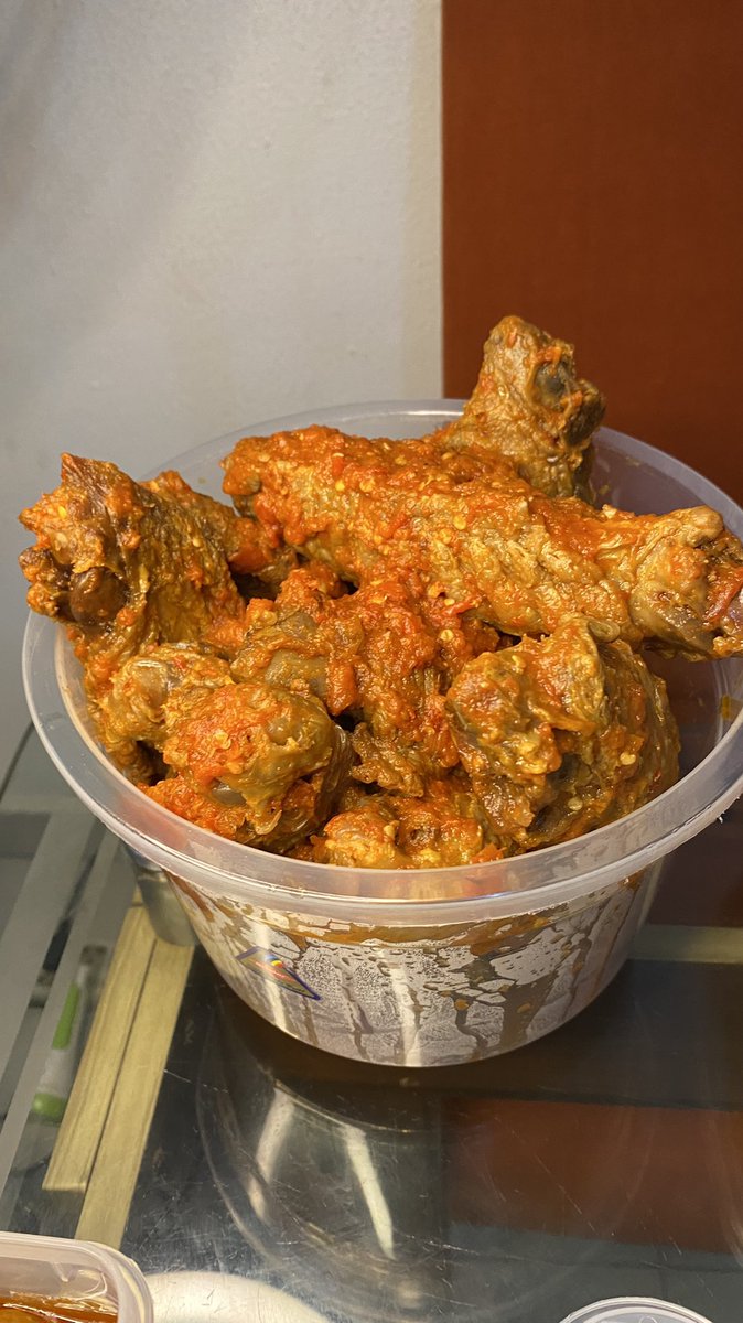 _MummyMo's tweet photo. Kickstart your week by ordering yummy meals for tomorrow. Kindly send a dm/click on the link to place your order. 

Monday’s Menu: 
Native rice 
Jollof rice 
Asaro
Yam fries 
Chicken/fish/ goatmeat stew
Peppered turkey, chicken, fish, snails, goatmeat, ponmo
📍: Lagos.

Please RT https://t.co/r12ky8U0dh