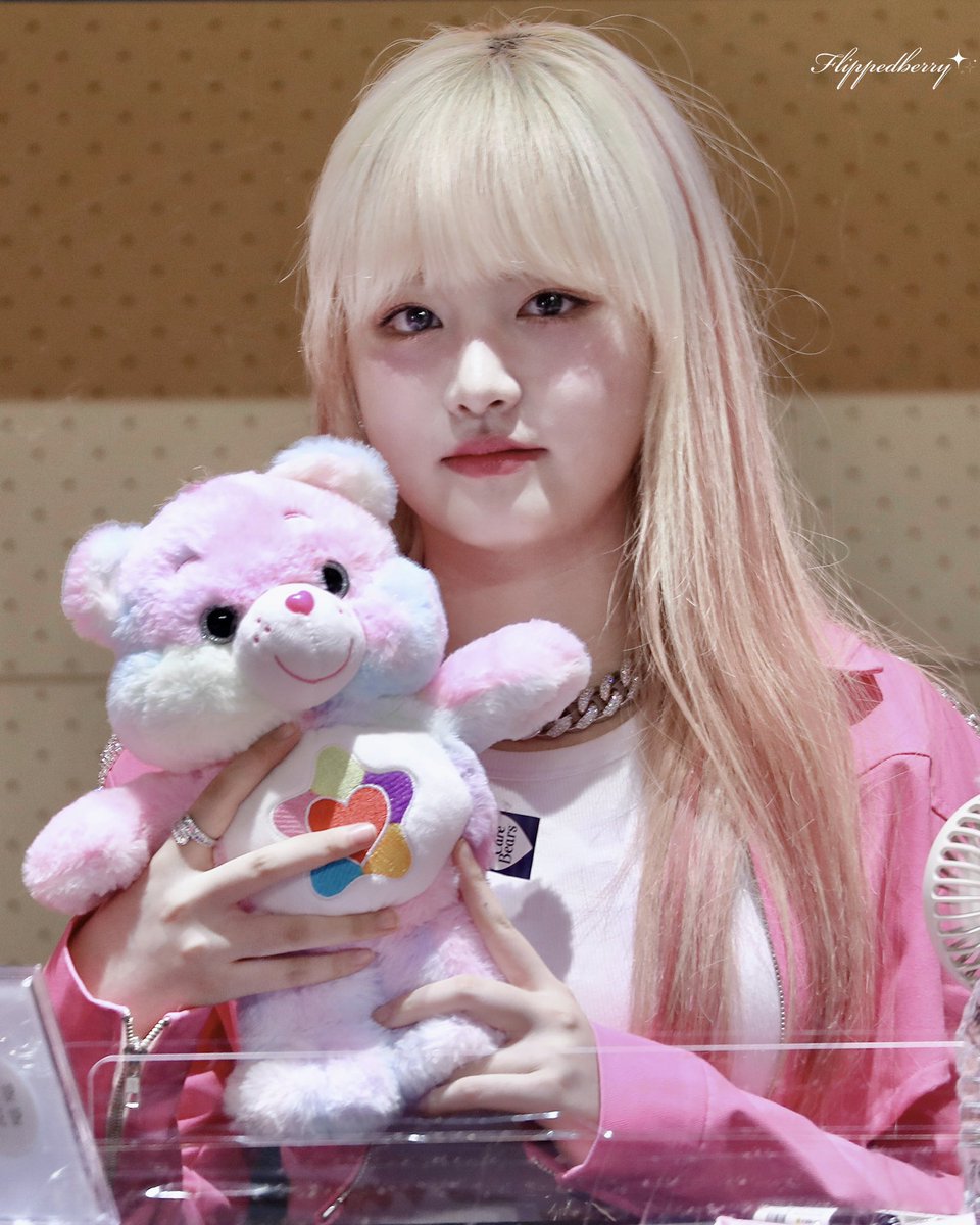 Flippedberry's tweet photo. 🧸🎀💖

#liz #Liz #LIZ #리즈  #아이브  #IVE https://t.co/QPm3vLCt2d