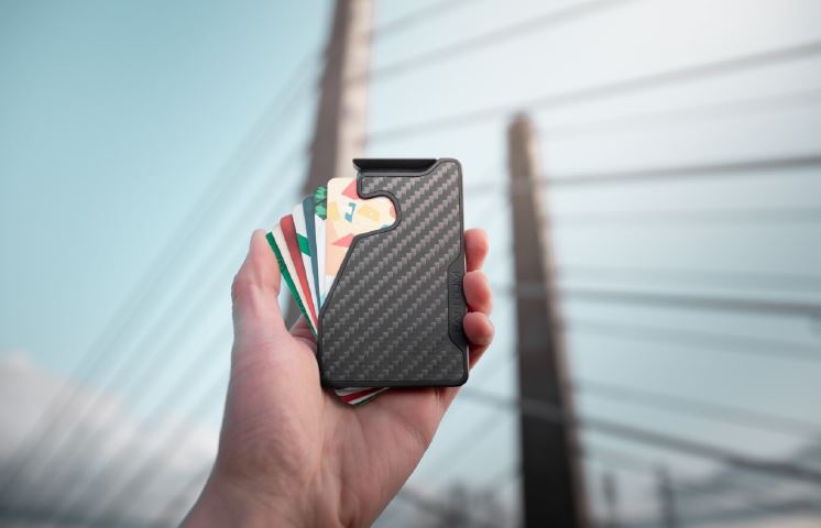 T3_Arabia's tweet image. Fantom makes the ultimate modern minimalist RFID wallets, and the Fantom X is a ground-up redesign.  Machined from a solid sheet of aluminium, the Fantom X is a massive 22% smaller and 35% lighter, and will come in carbon fibre, bamboo and walnut finishes. #T3ME #FantomWallet