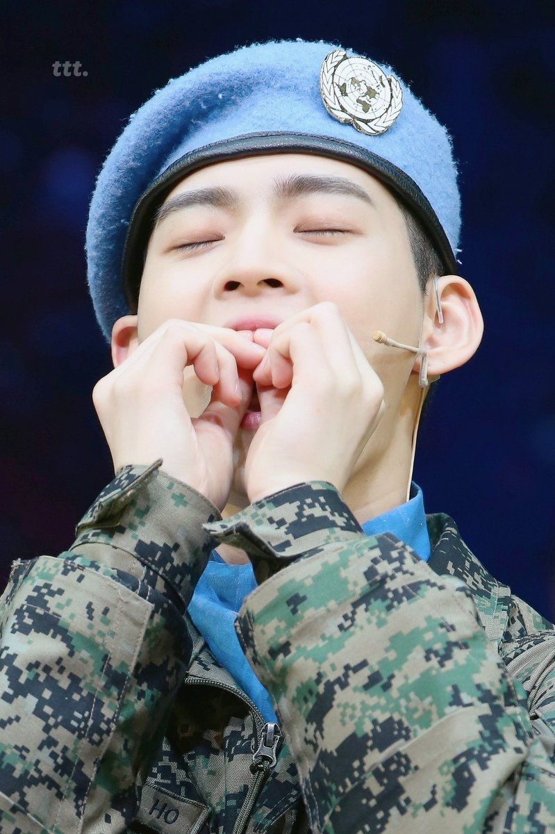220422 메이사
뒤에군인백명있든말든..
우리들만아는사랑을꺼내는네모습
#김효진 #윤선호