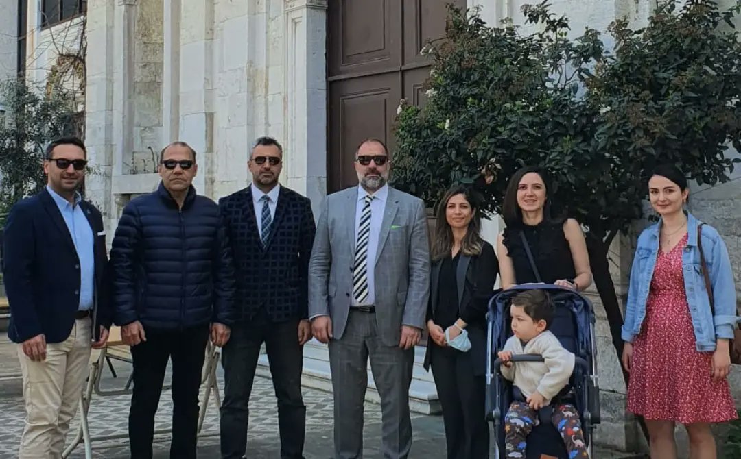 bkrdeva's tweet image. Bakırköy İlçe Teşkilatı olarak Yeşilköy Süryani Kilisesinde  #paskalyayortusu törenine katılıp Süryani komşularımızın bayramlarını  kutladık. Tüm Süryani ve Rum Ortodoks komşularımızın Paskalya bayramını kutlarız.
@devapartisiofficiall #devabakırköy @gkhan_yilmazer