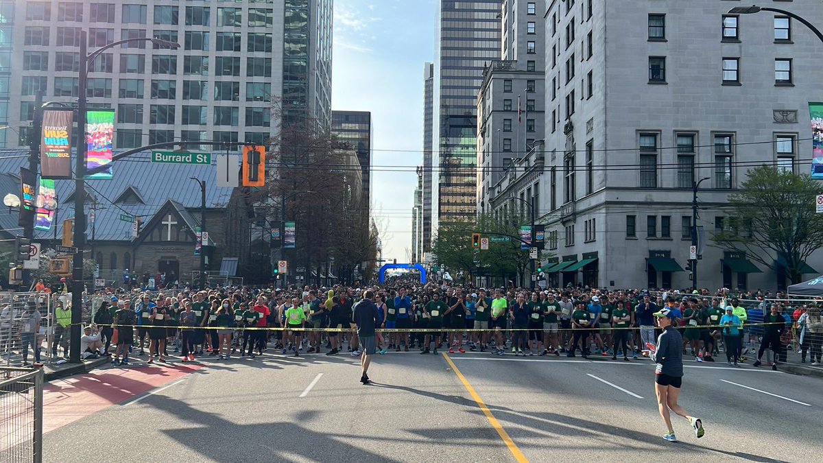 VancouverSunRun's tweet photo. The athletes who have their eyes on the prize are getting ready to go. Not long now!
#VancouverSunRun https://t.co/jYYyckbuRf