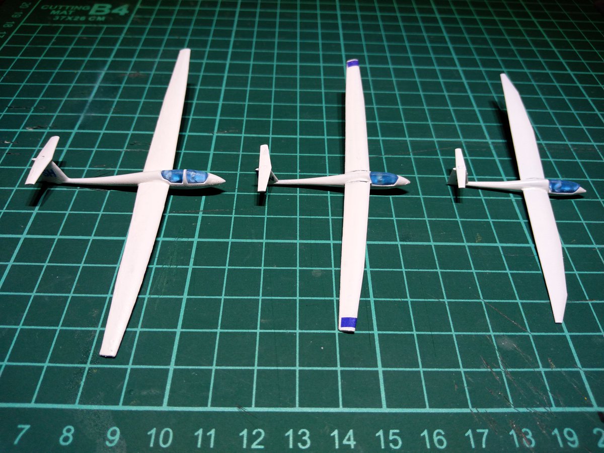 naoo2290's tweet photo. ひさびさに1/144の話題です。上面からだとよくわからないので、下面からもアップします。
#ASK21
#ASK23
#discus https://t.co/TXRVOiV9V5