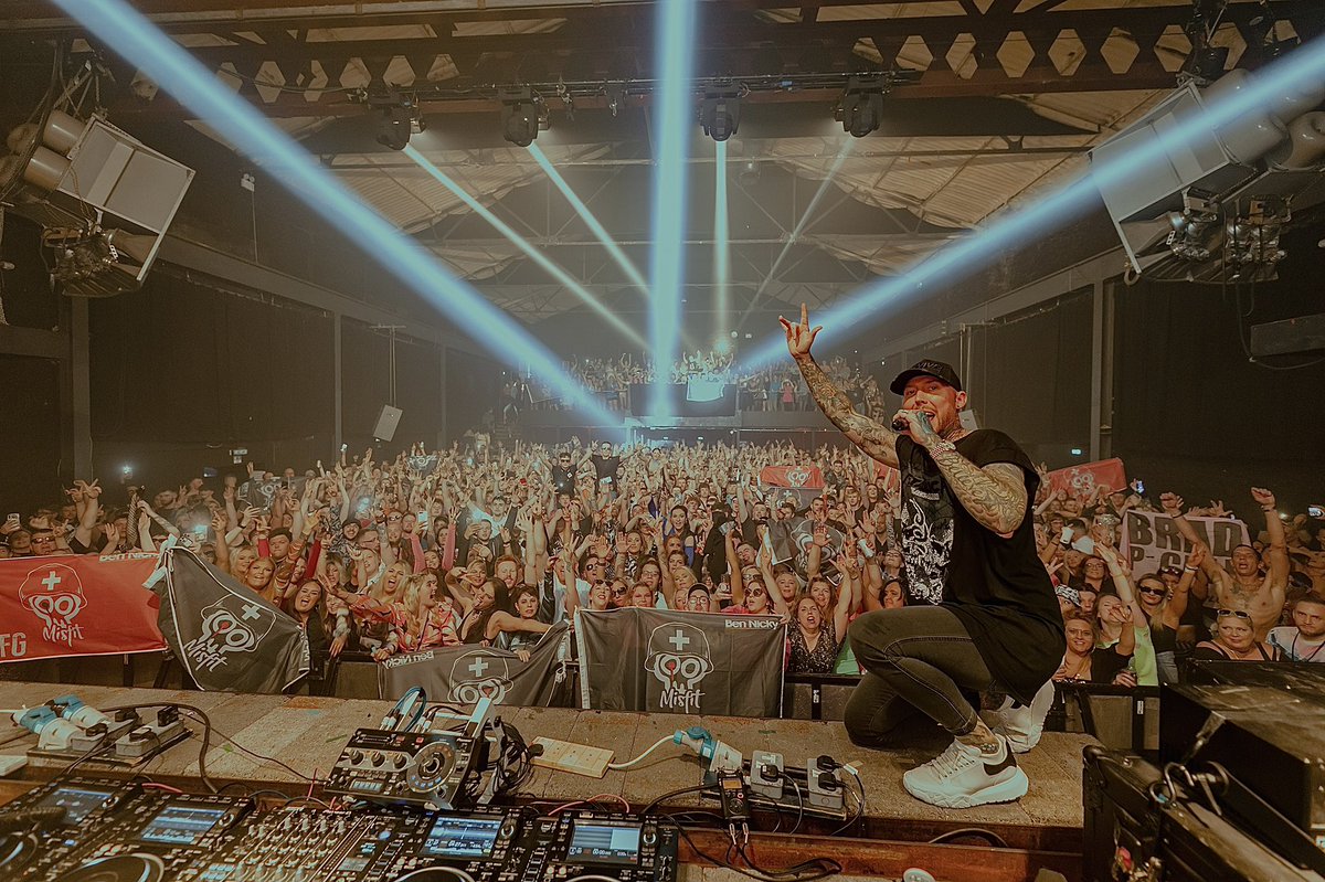 bennicky's tweet photo. Bristol was fucking epic last night! https://t.co/bo981gMGqA