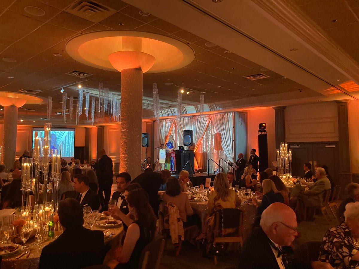 neuro_challenge's tweet image. Thank you to all of you who came out to support the Parkinson’s community at the Cause 4 Hope! It’s been 3 years since the last Gala and it was so great to see some of our donors, sponsors and supporters in person! Thank you! 🧡🌷
#ParkinsonsAwarenessMonth #NeuroChallenge