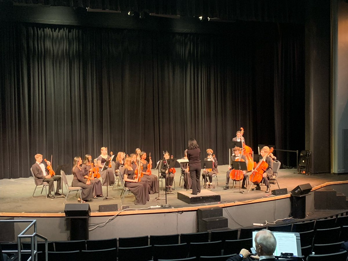 NPHS Strings tweet media