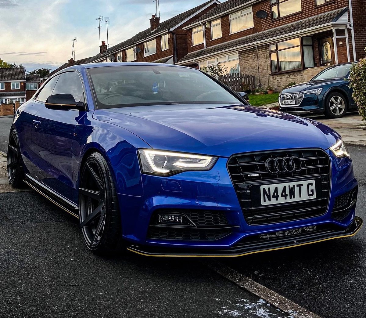 WorldWideCarsTM's tweet photo. ⚫️ Black &amp; blue 🔵 https://t.co/XSxDEtKQ8D