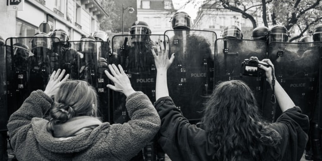 BASeditors's tweet image. How can we tell when increasing #stateintervention is a healthy correction of markets and when we should talk about the more problematic phenomenon of ‘authoritarian #capitalism’? @GerhardSchnyder and @dorisallai explain via @BASeditors blog. Read it here: businessandsociety.org/authoritarian/