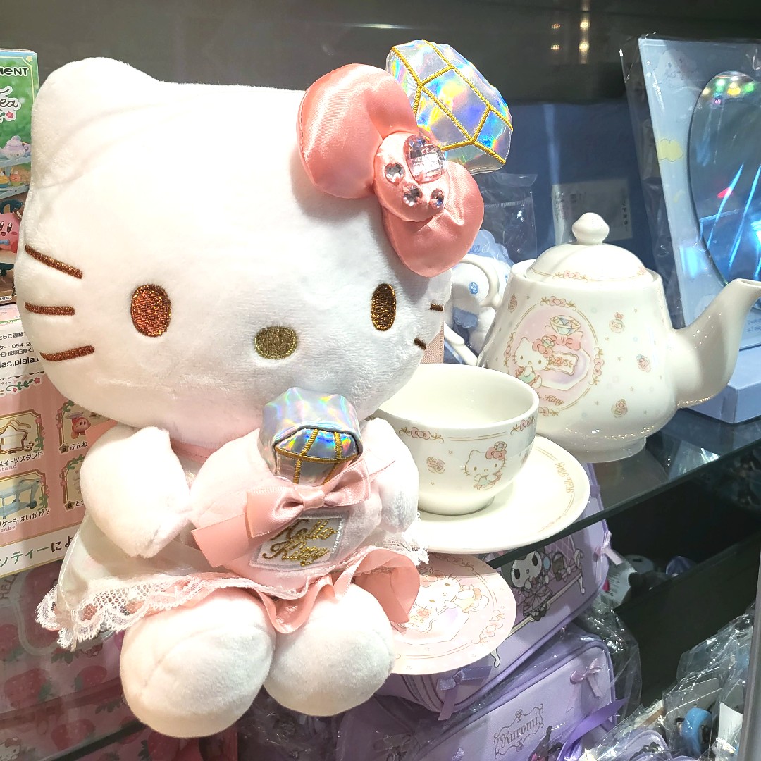Aren't you a Sweet-TEA!?

Sugar?  One lump or two?!

#SanrioSunday #KappaToys #HelloKitty #Teaset #Sanrio #KawaiiPlush