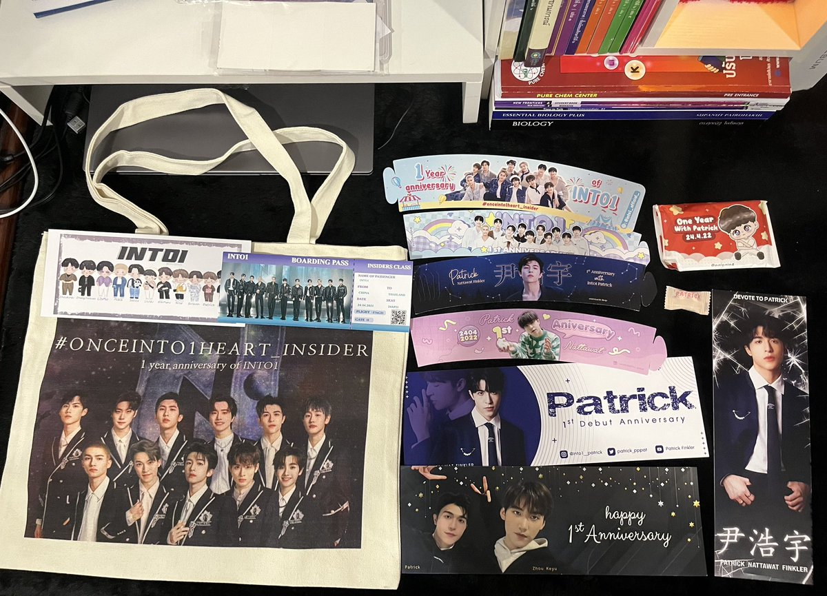 Littlepladao's tweet photo. กอว.ทั้งหมดของวันนี้ ขอบคุณที่คนที่ให้และคนที่มาแลกกอว.กันมากๆนะคะ ได้มาเยอะมากๆๆเลย แต่ละอันก็น่ารักมากๆๆ ไว้งานครั้งหน้าเจอกันใหม่นะค้าบบ🥰
#OnceINTO1Heart_Insider
#FirstyearwithINTO1
#INTO1Patrick_1stAnnivProject
#INsider https://t.co/SzoVmHwD2R
