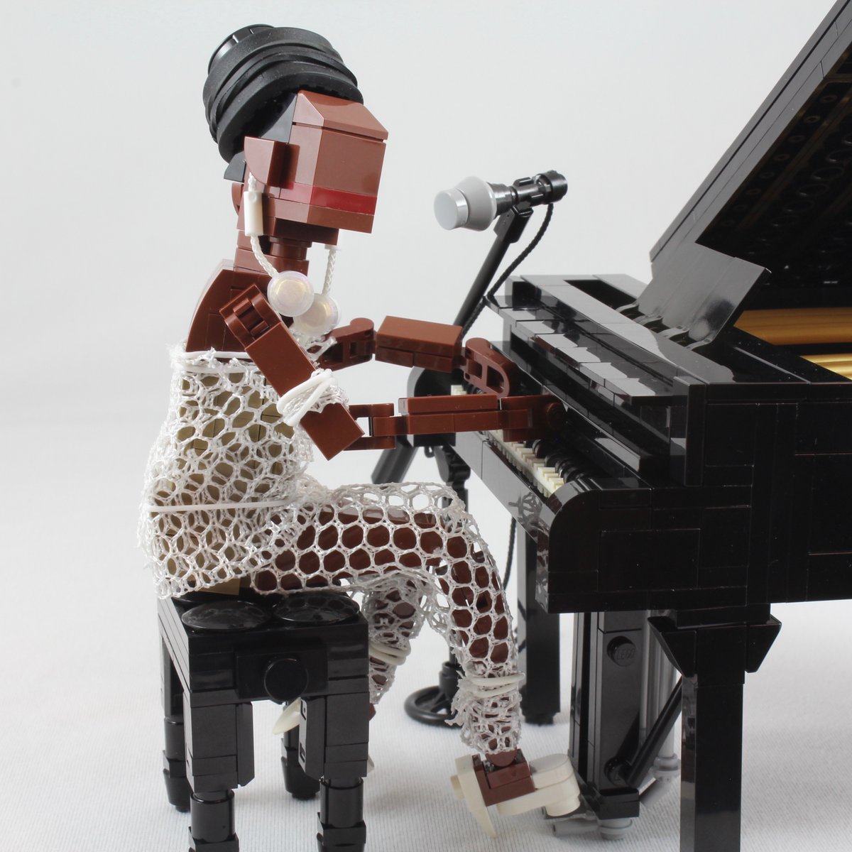 NinaSimoneMusic's tweet photo. N is for #NinaSimone! 

Letter N for the "Awesome Black Creativity from A to Z" project from @LEGOMastersFOX season 2 contestants @dave_kaleta and @iamdjtreats is represented by none other than @NinaSimoneMusic!

#LEGO #YoungGiftedandBlack https://t.co/s5V54b0oOL