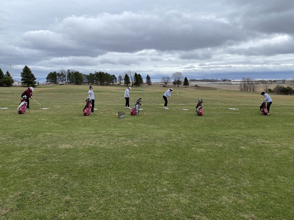 UWLGolf's tweet photo. Eagles warming up for Day 2 of Carleton-St. Olaf Invite! https://t.co/c1A7LOBCiQ