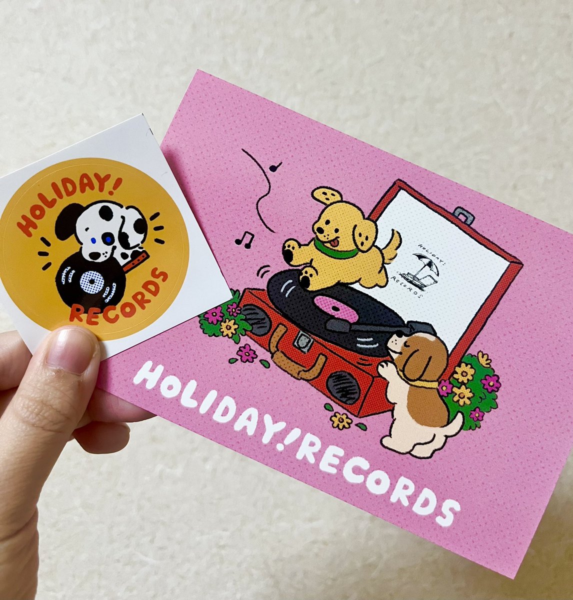 sachi01ap's tweet photo. 最近ホリデーで買ったCDが音楽性癖刺さりまくりで楽しい🐶ポストカードもステッカーも手書きのオススメモもニヤニヤしちゃう……crap clapのうぶ可愛い世界観とサウンドに秒で落ちた💘魅力的なアーティストと引き合わせてくれる信頼しかないCD屋さん💿
#Nagakumo #極東飯店 #crapclap https://t.co/3sMxUuDkFI