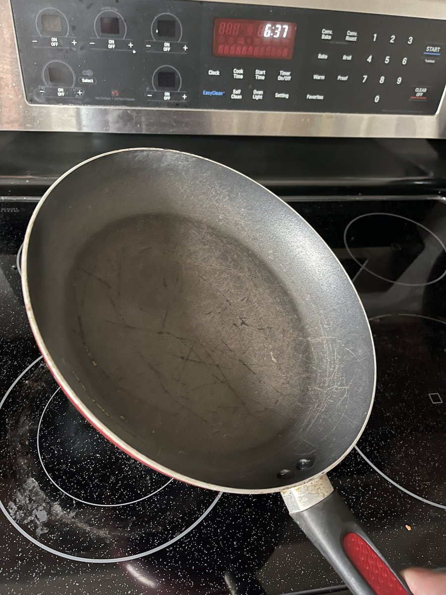 SprtsDrnk's tweet photo. shouts out to the favorite pan. we’ve all got em - we want to see yours
also, #frontleft burner gang https://t.co/Nt6aYreywN