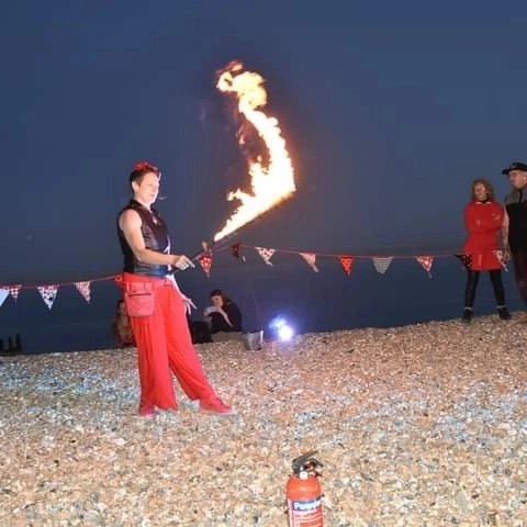 KatePoipassion's tweet photo. Full Moon tire show @coastcafeworthing
#worthingcircusperformer #worthingcircus #worthingfireperformer #fireshow #fireperformer #fireact #coast @i_love_worthing @poipassioncircusandfirearts @coastcafeworthing @eivissa_radio
@KatePoipassion https://t.co/3g60Px89BL