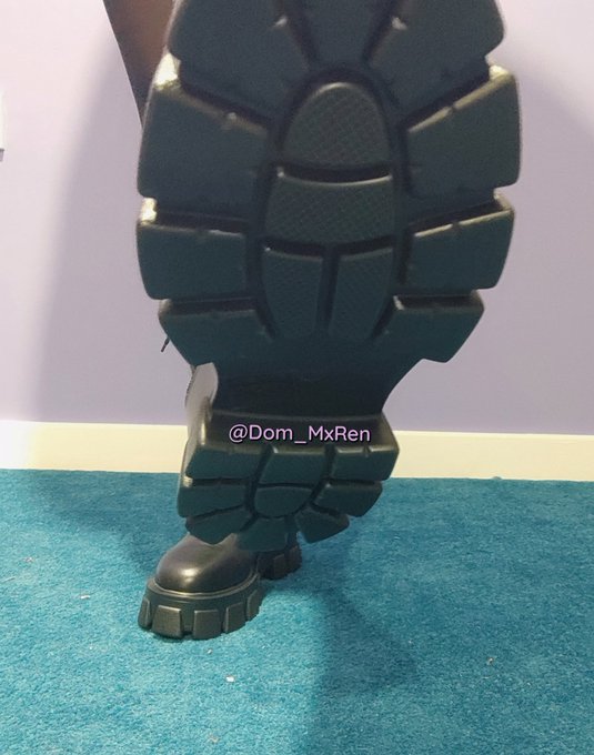 You wanna worship my boots darling?  Beg for the privilege.  Findom ~ finsub ~ paypig ~ paypup ~ finfet