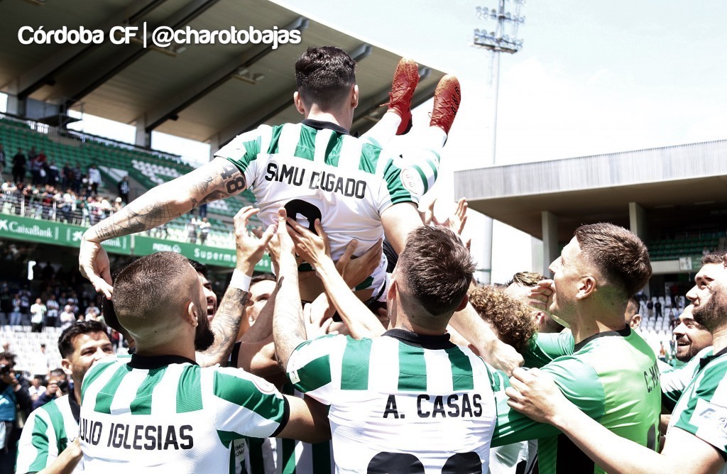 📸 Manteo a <a href="/samuelbasora48/">samuel delgado serna</a> que continúa con su recuperación. Ejemplo de la familia blanquiverde.

#CCF #CordobaCF
📸 <a href="/charotobajas/">📸💚 Charo Tobajas 🇪🇸 ® xv⚽️👑</a>