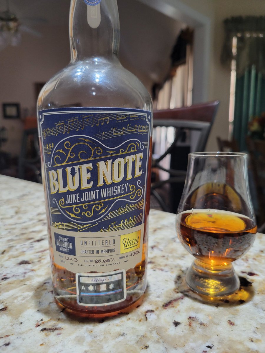 oskiwhoaski's tweet photo. Sunday sippin...... #bluenotebourbon #bluenoteuncut #bluenoteuncutunfiltered #bluenoteuncutmixtape https://t.co/Rh6N1U96ap