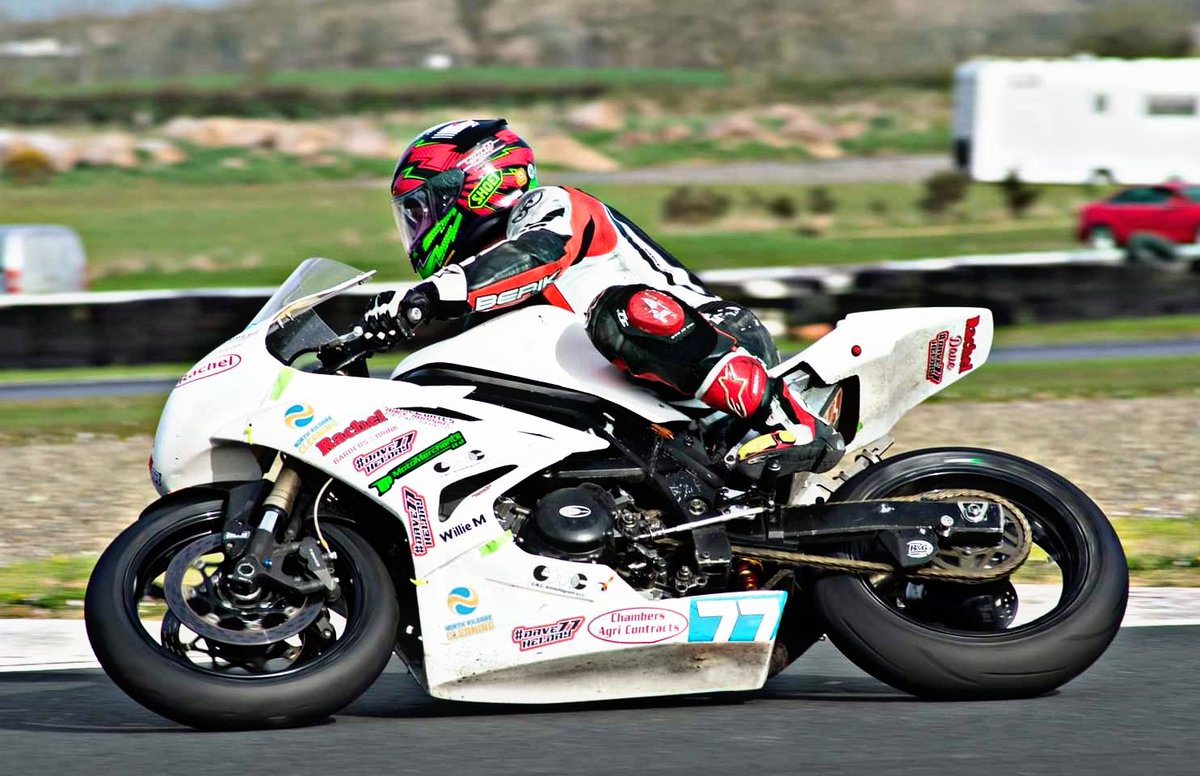 Our #Dave77 looking good out there. I even get a shout out amongst the sponsors on the bike. Could be bigger (cough cough) but one things for sure Daves helmet was lovely and dry 😏